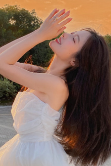 丰满嫩妇